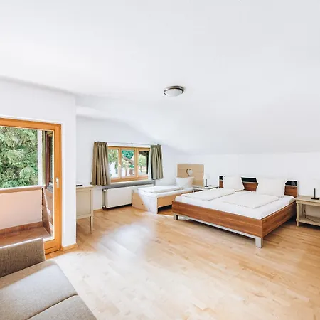 Hotel Garni Nuss 3*
