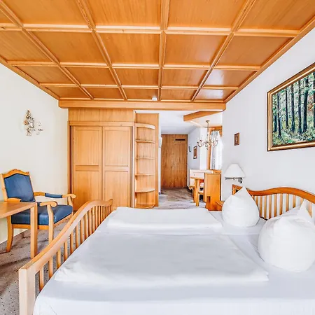 Garni Nuss Hotel 3*