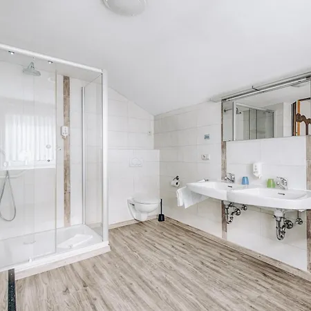 Garni Nuss Отель 3*