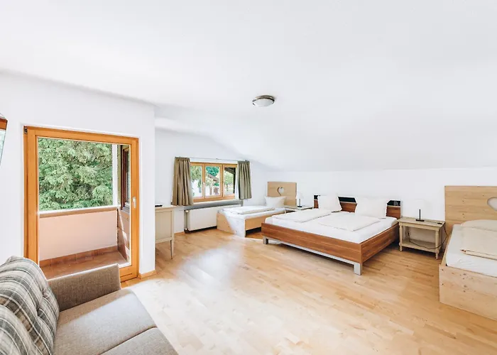 Hotel Garni Nuss 3*